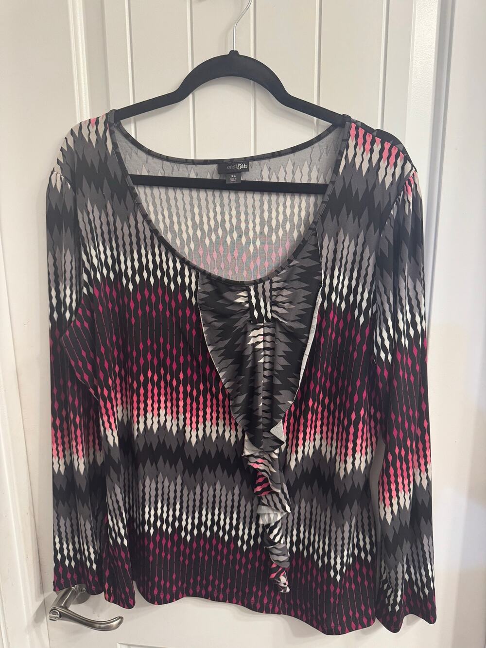 East 5th XL Pink/Gray/Black Geometric Ruffle Top